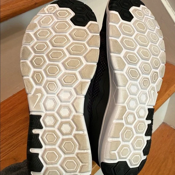 Black Nike Woman’s Flex Experience RN 4 Running Shoes, Size 7.5 - Picture 6 of 6